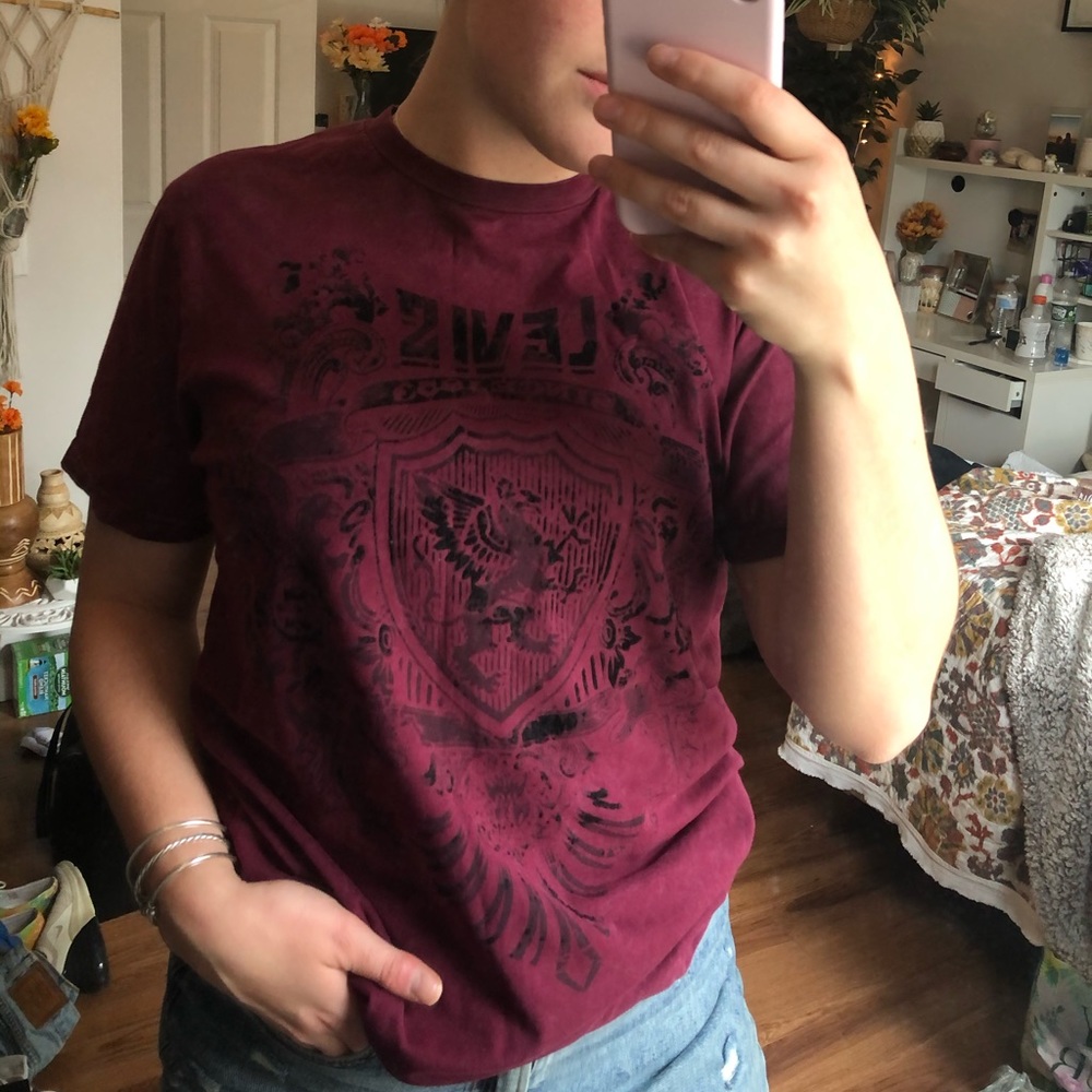 Levi’s tee